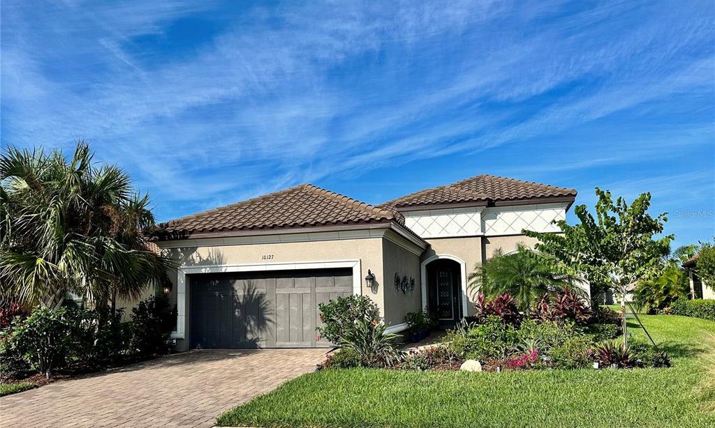 Esplanade at Artisan Lakes