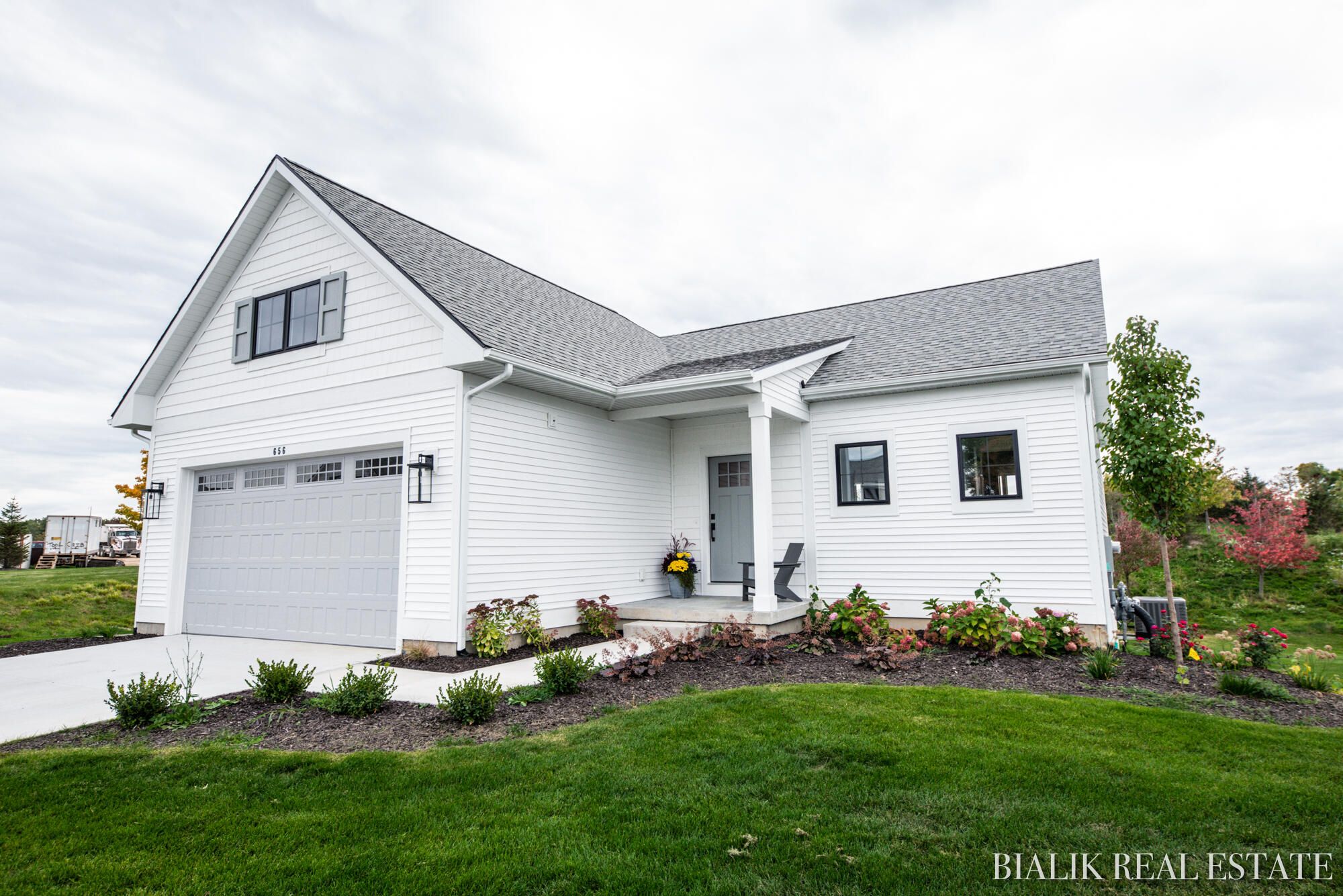 594 Sun Vale Lane 3