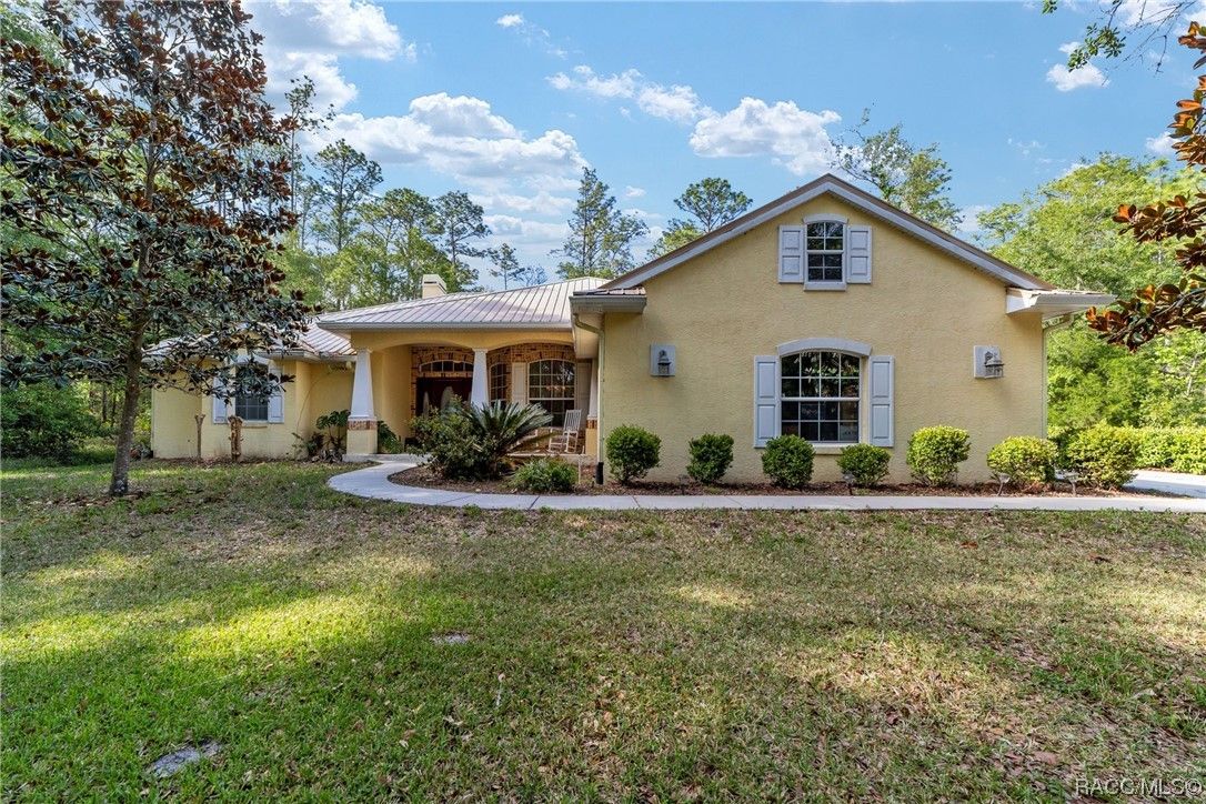 2641 W Live Oak Street
