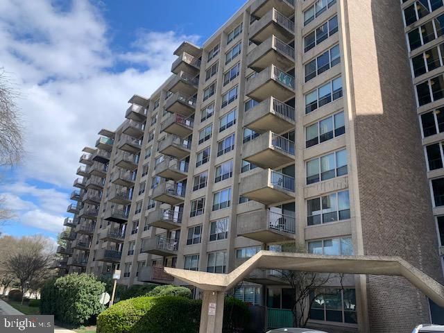 1001 City Avenue W-807