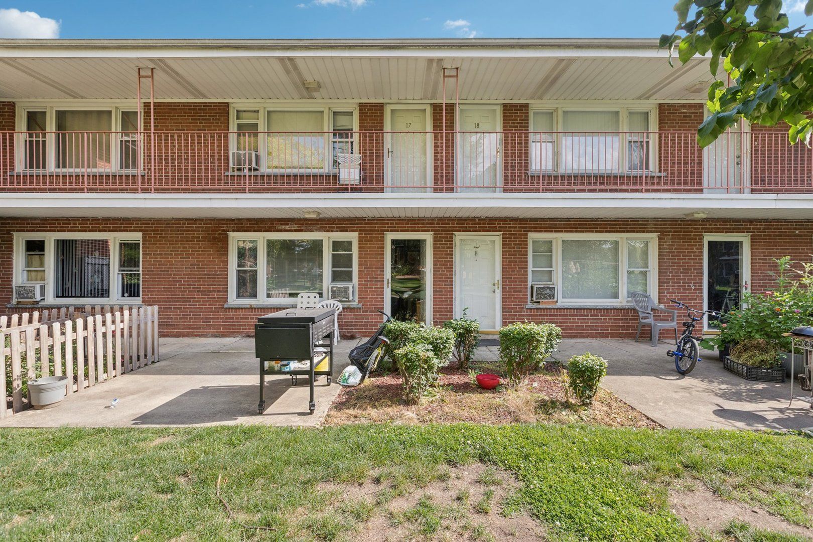 1119 E Algonquin Road 7