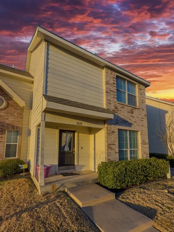 5828 Giddyup Lane