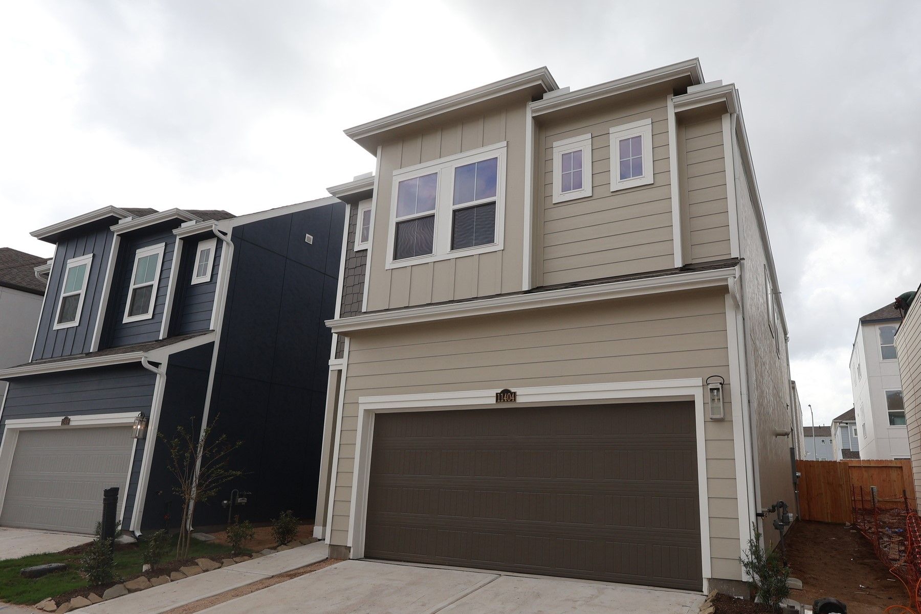 11404 Lucky Falls Drive