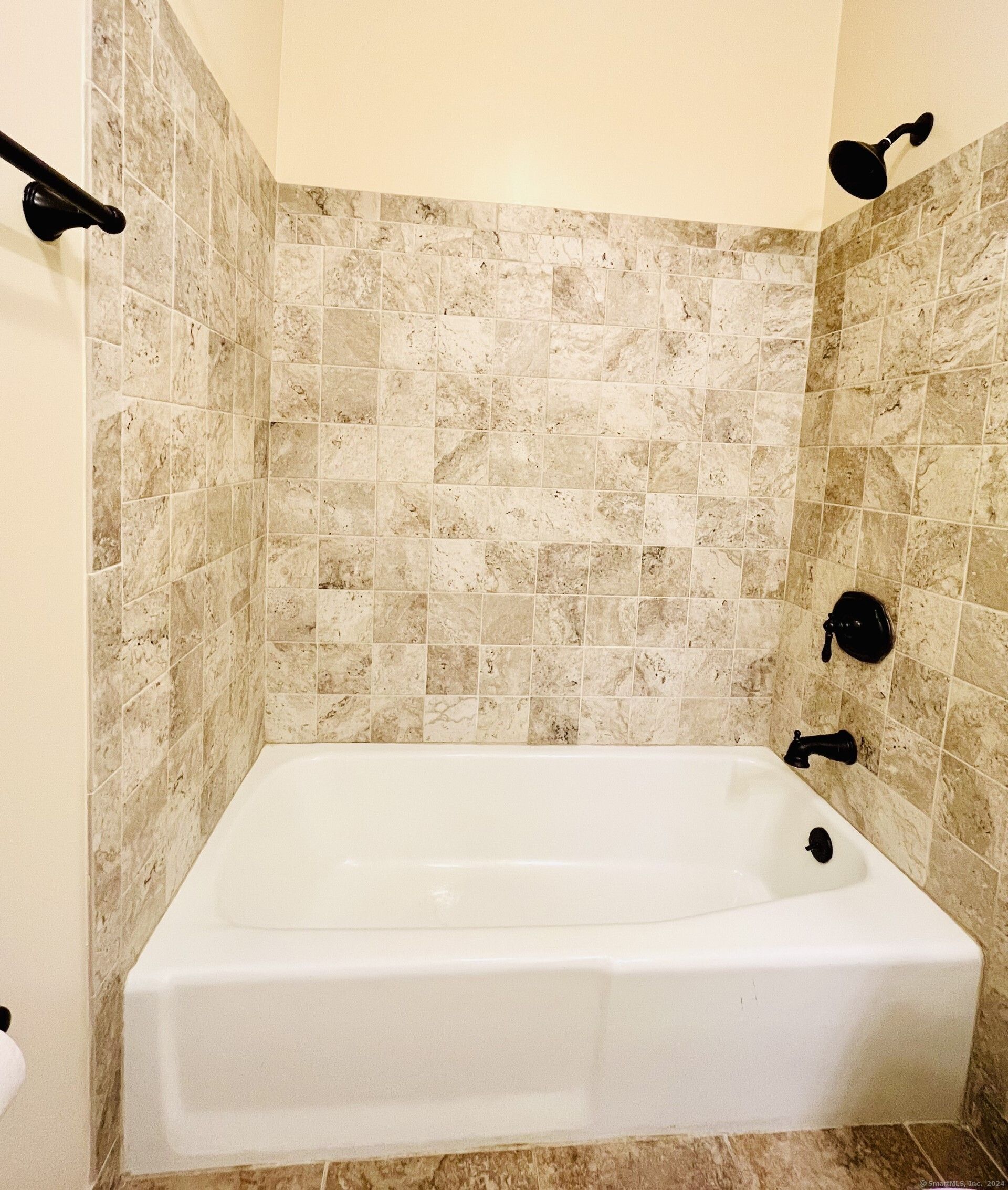 302 Pine Rock Avenue APT B19