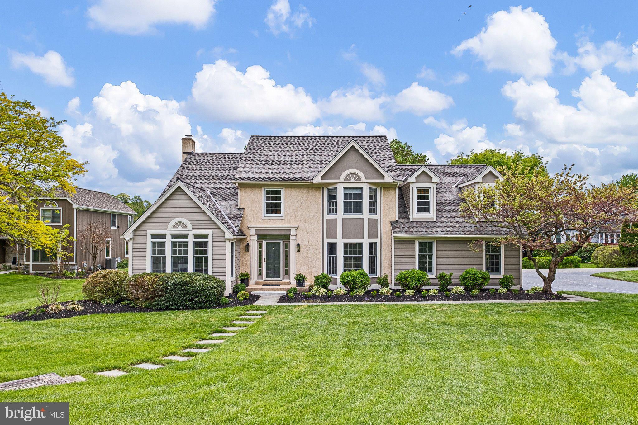 6 W Shore Court