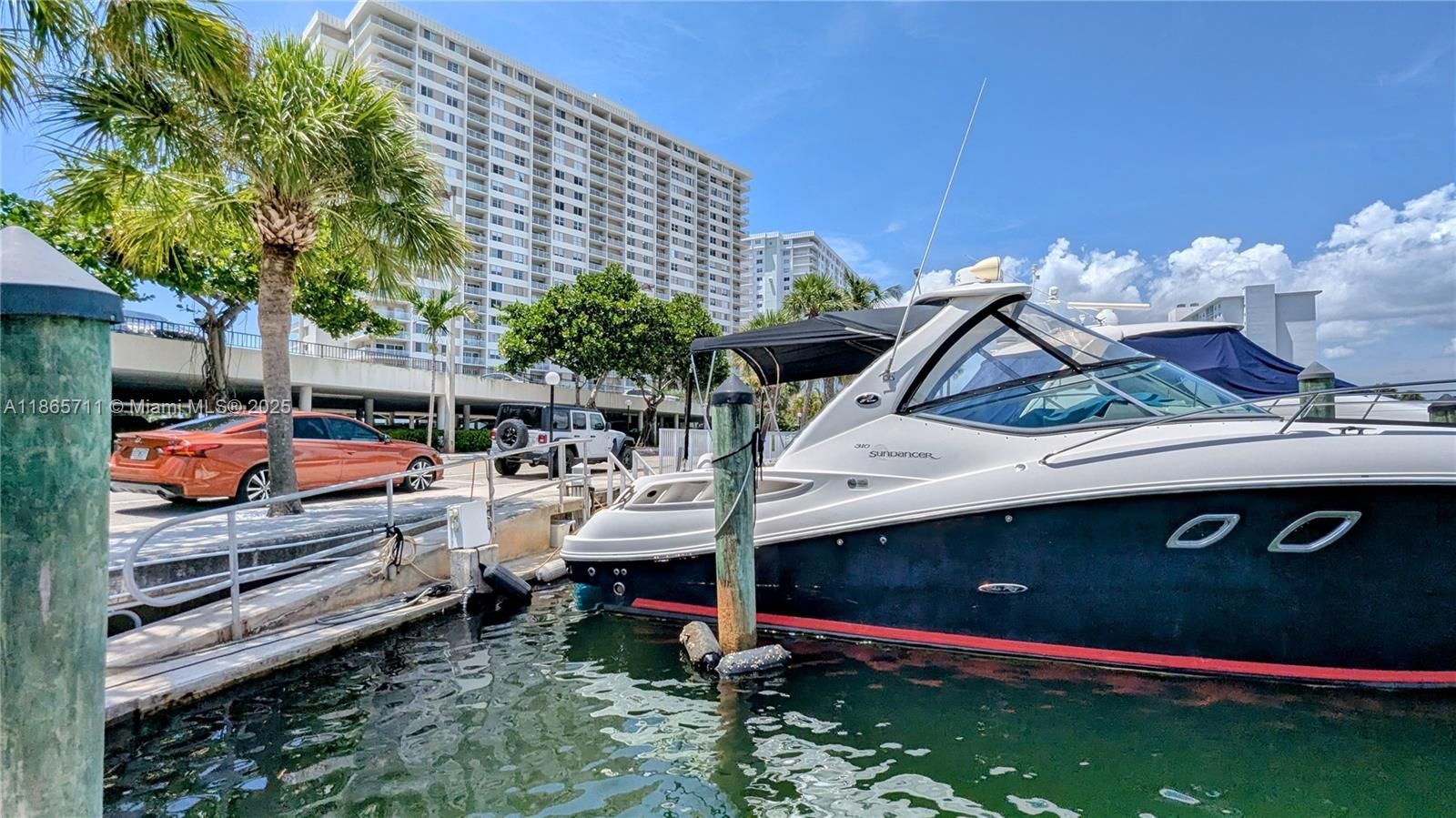 300 Bayview Dr 206