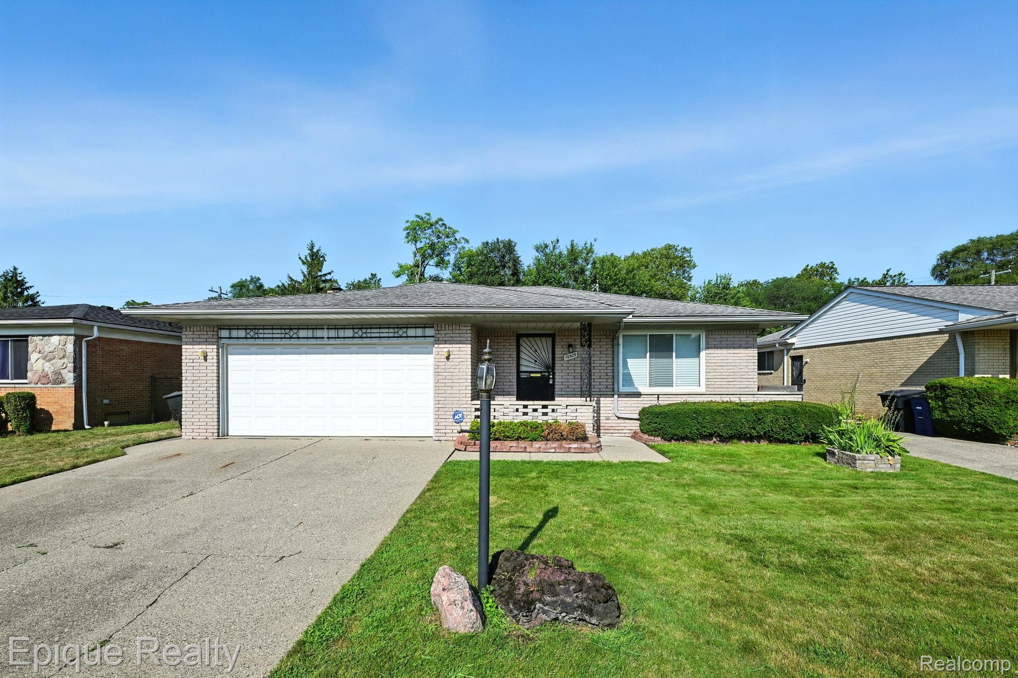 19505 Cherrylawn Street