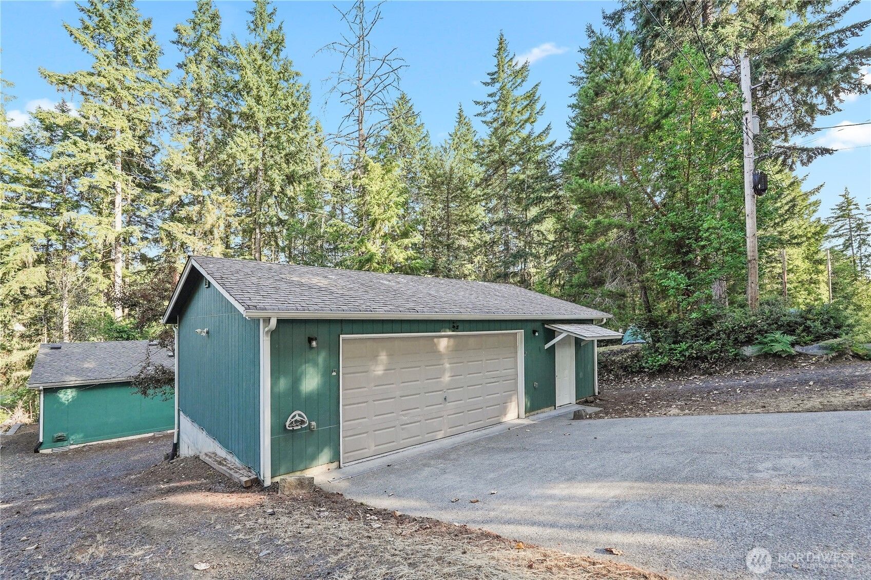 261 E Emerald Lake Drive W