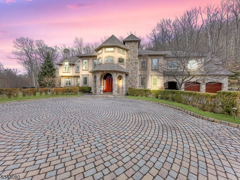 22 Nottingham Ct