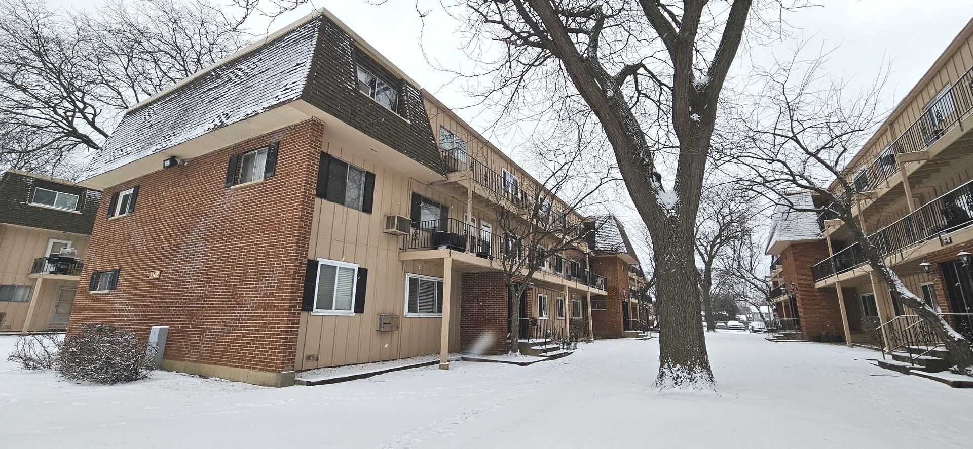 2508 Algonquin Road 5