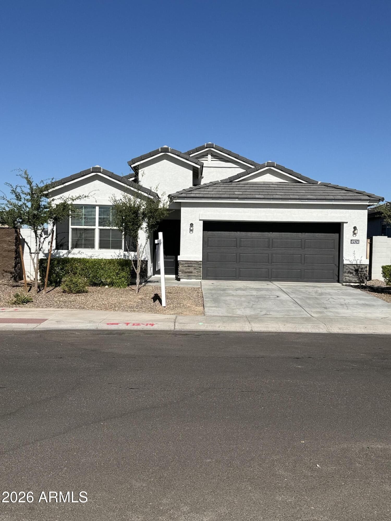 4924 S 104th Drive