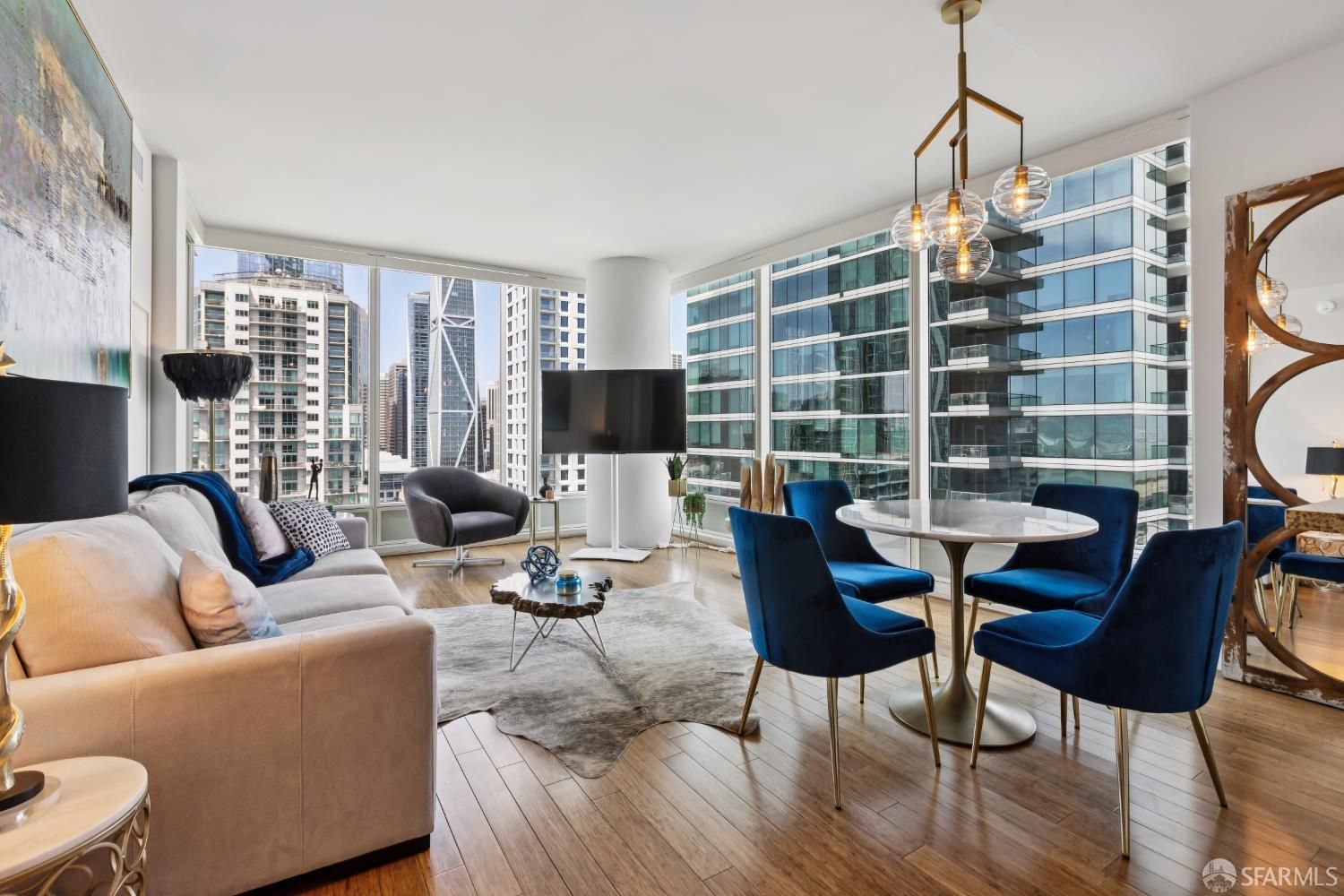 425 1st Street 1607