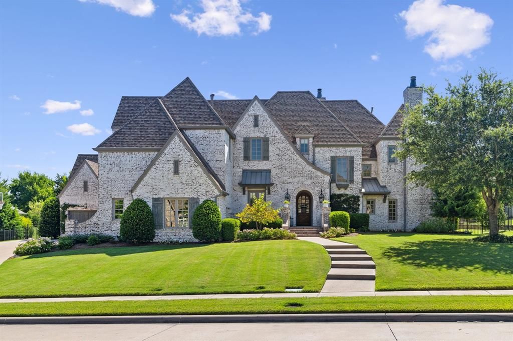 2701 Majestic Grove Lane