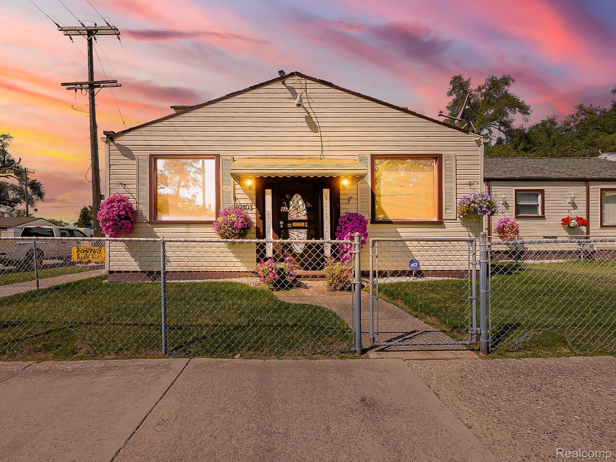 19303 Fenmore Street