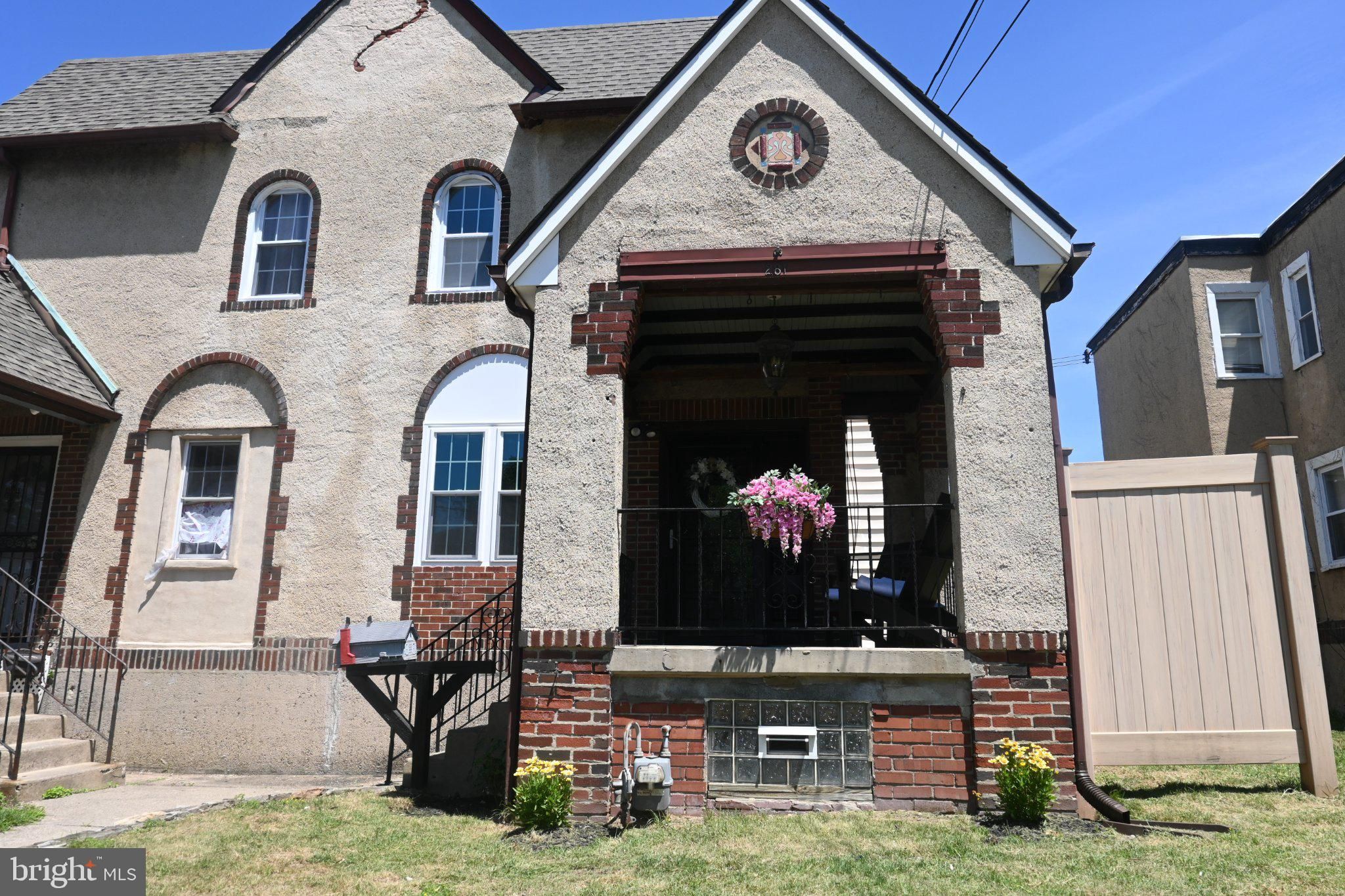 281 N Wycombe Avenue