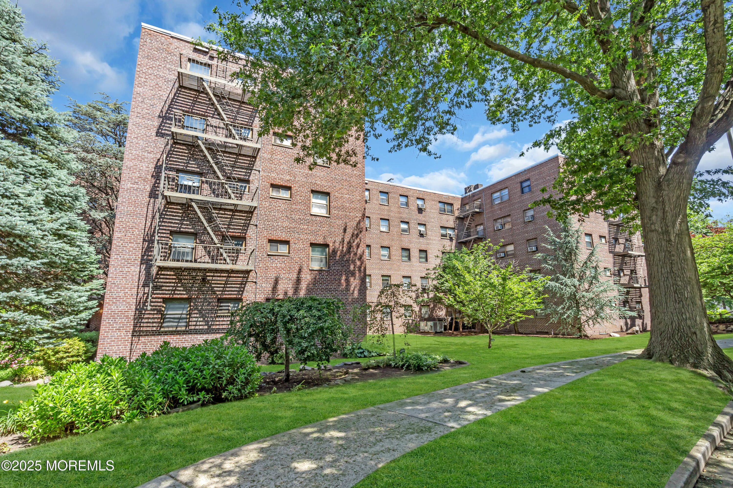3081 Edwin Avenue 3081