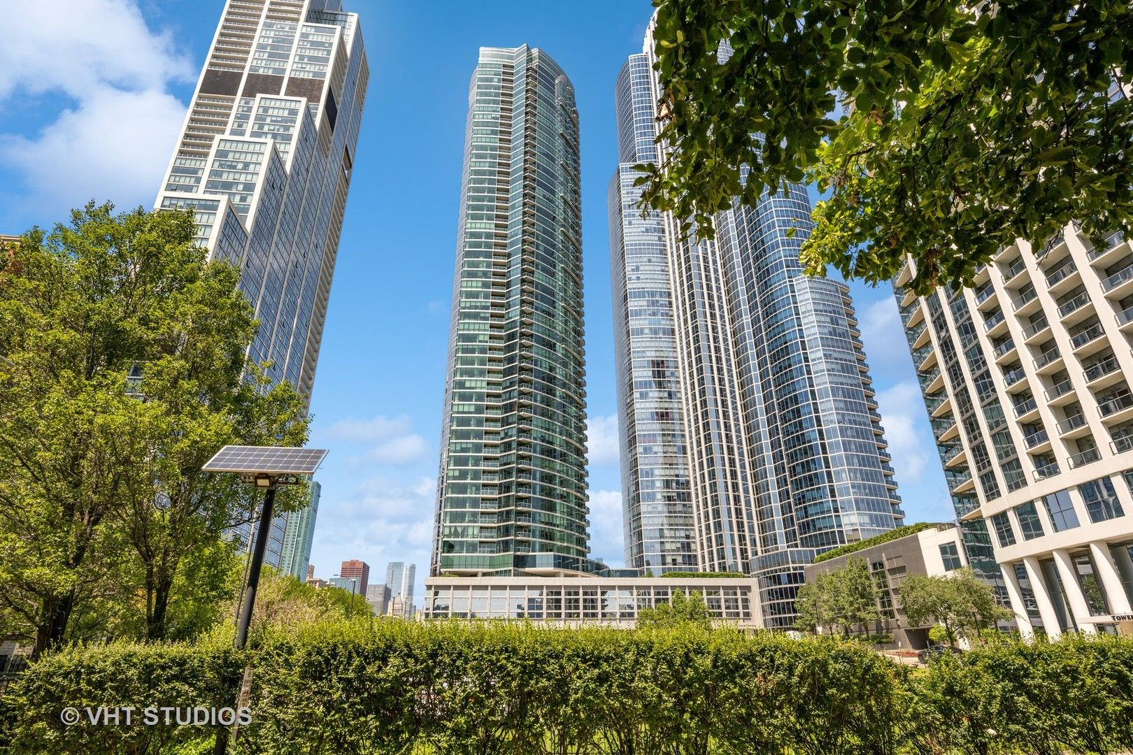 1201 S Prairie Avenue 3303
