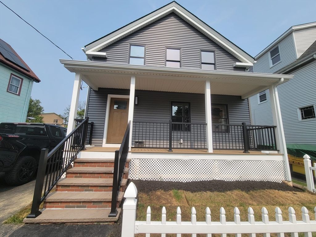 26 Saint Mary St