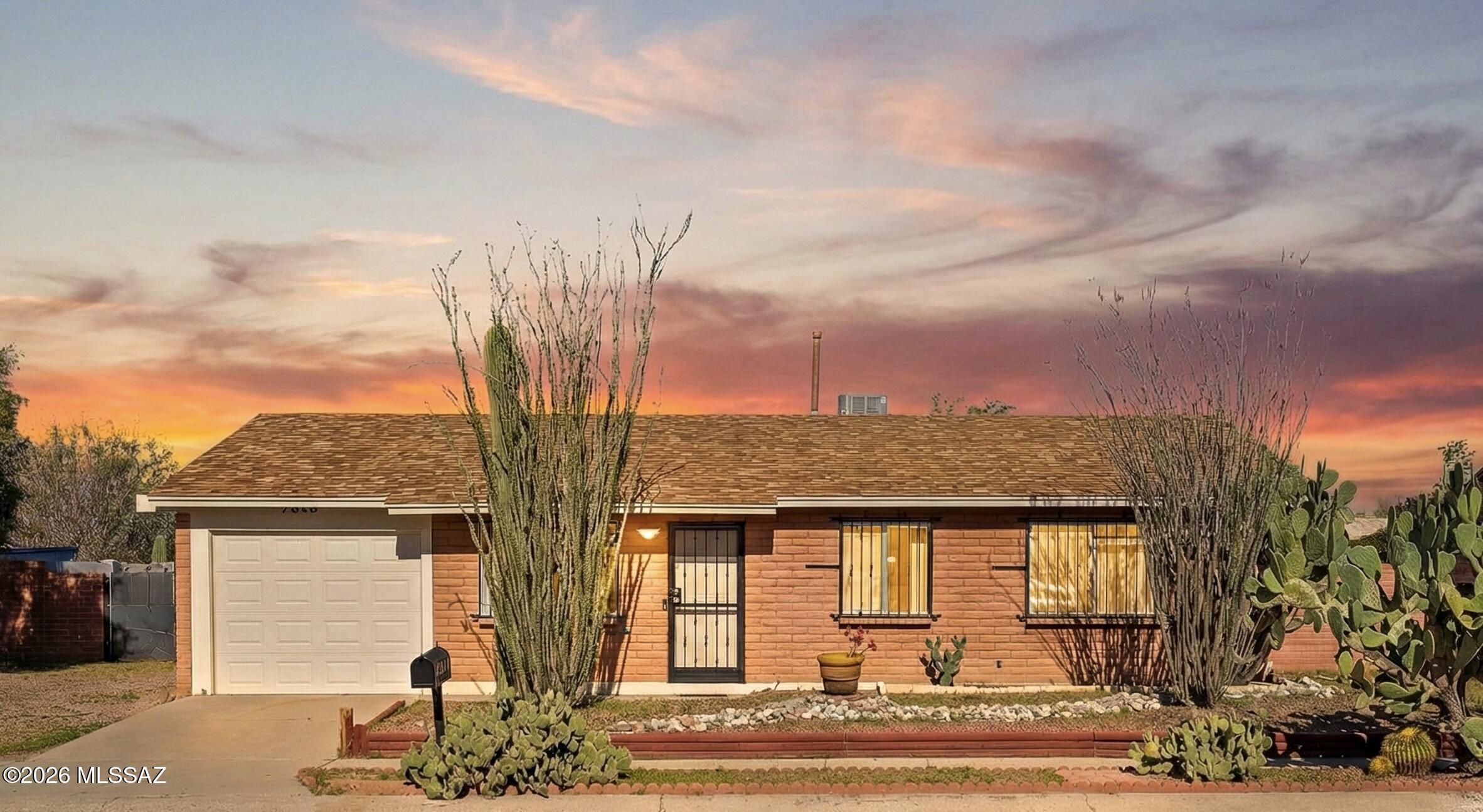 7313 N Camino De La Tierra