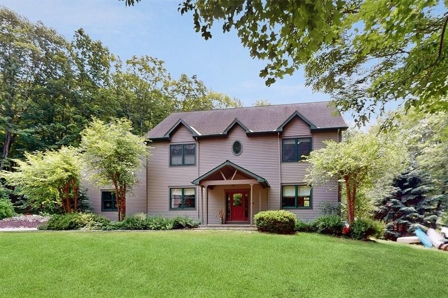 24 White Rocks Lane