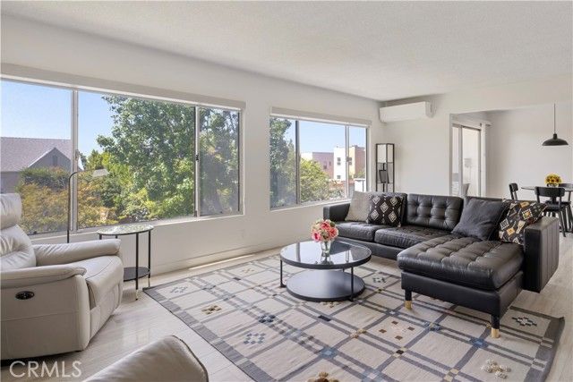 4343 Finley Avenue 27