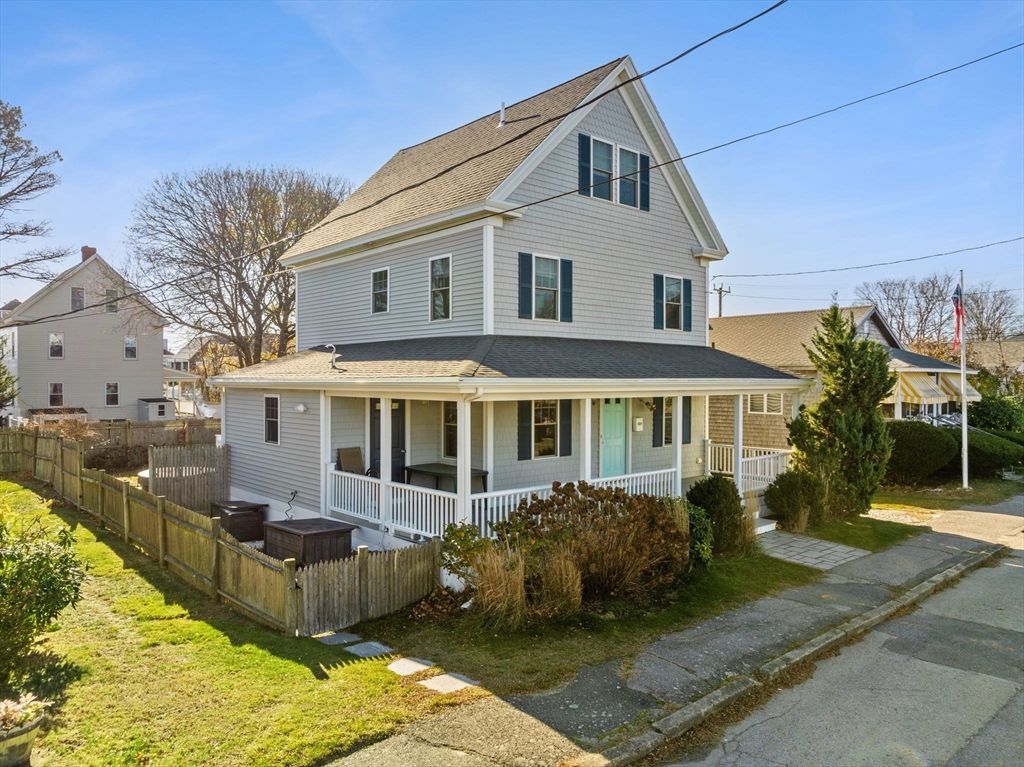26 L St