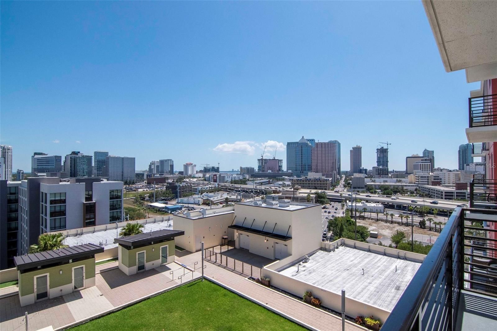 1120 E Kennedy Boulevard 1211