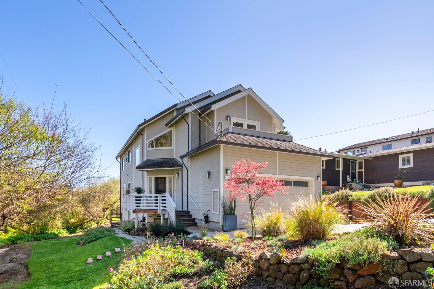 548 Hermosa Avenue