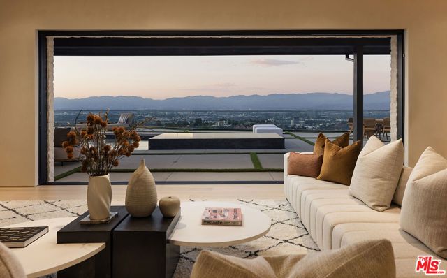 16401 Mulholland Drive