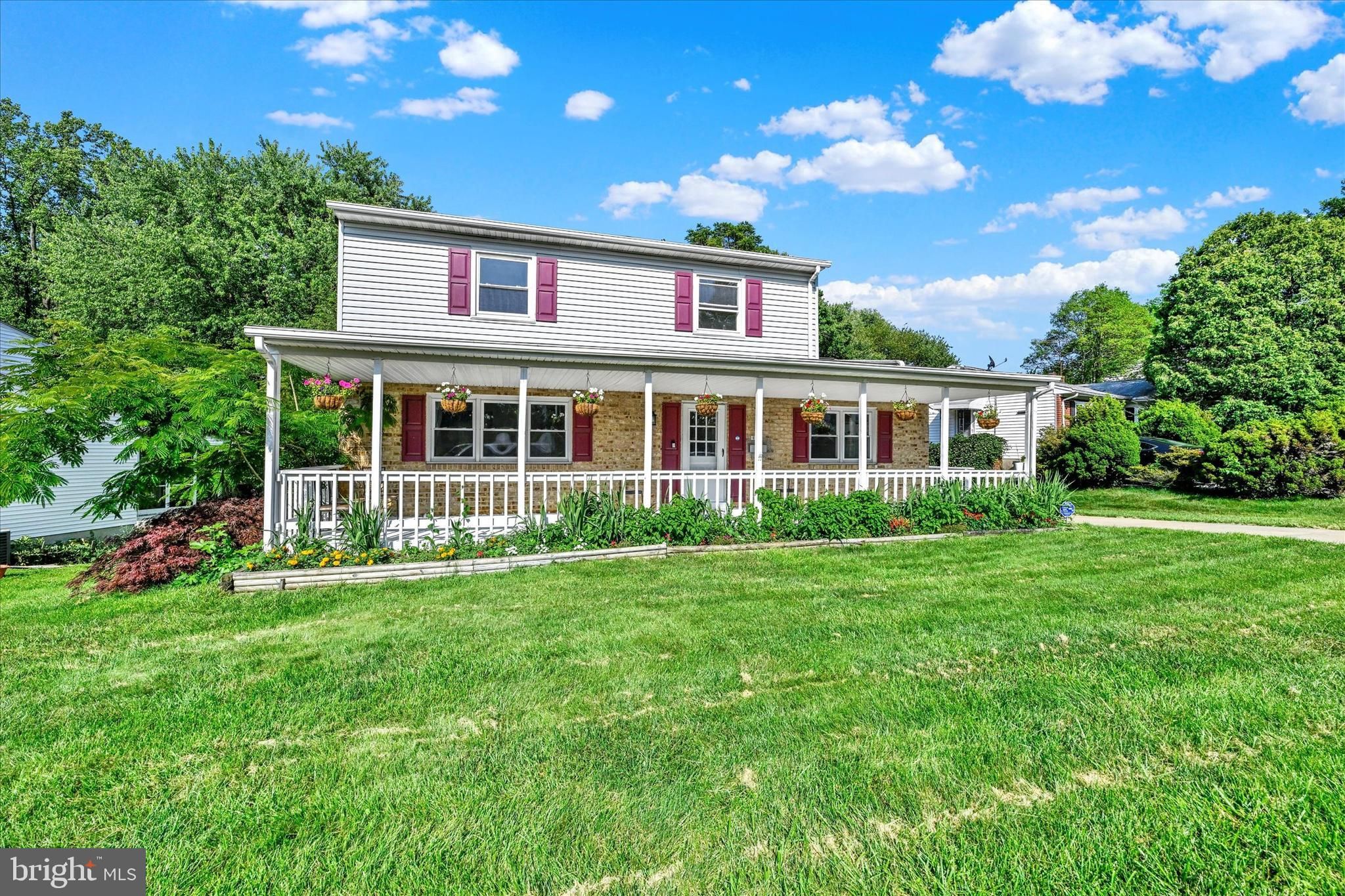 127 W Chestnut Hill Lane