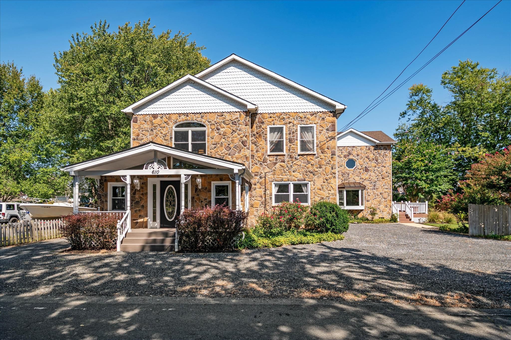 610 E Marshall Avenue
