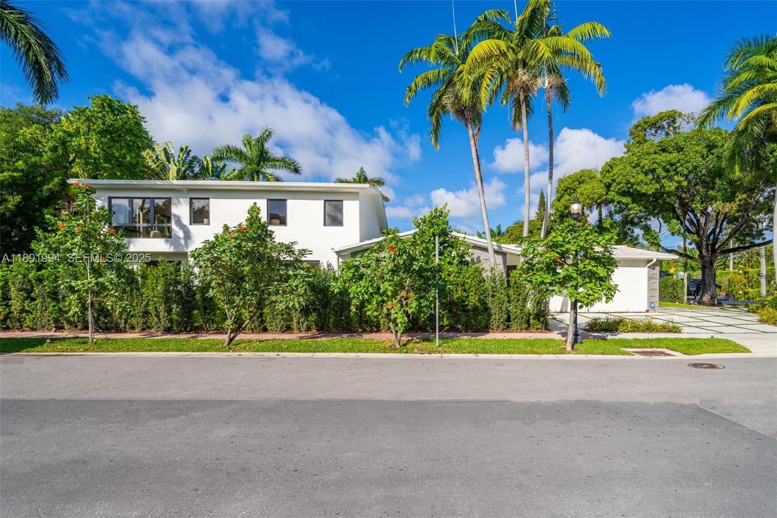 222 E Rivo Alto Drive