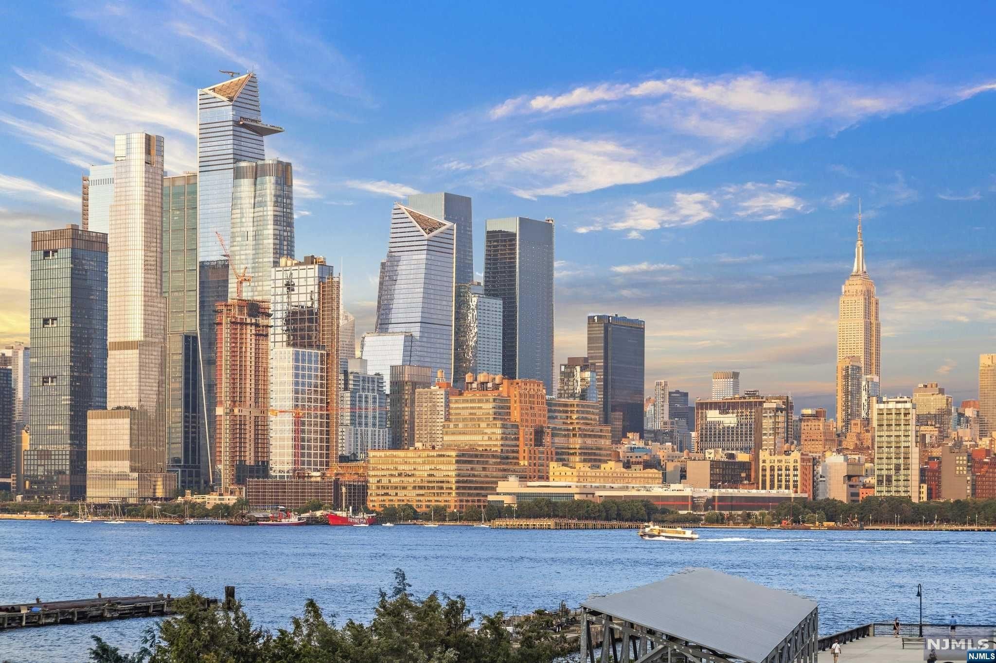 1125 Maxwell Lane 334