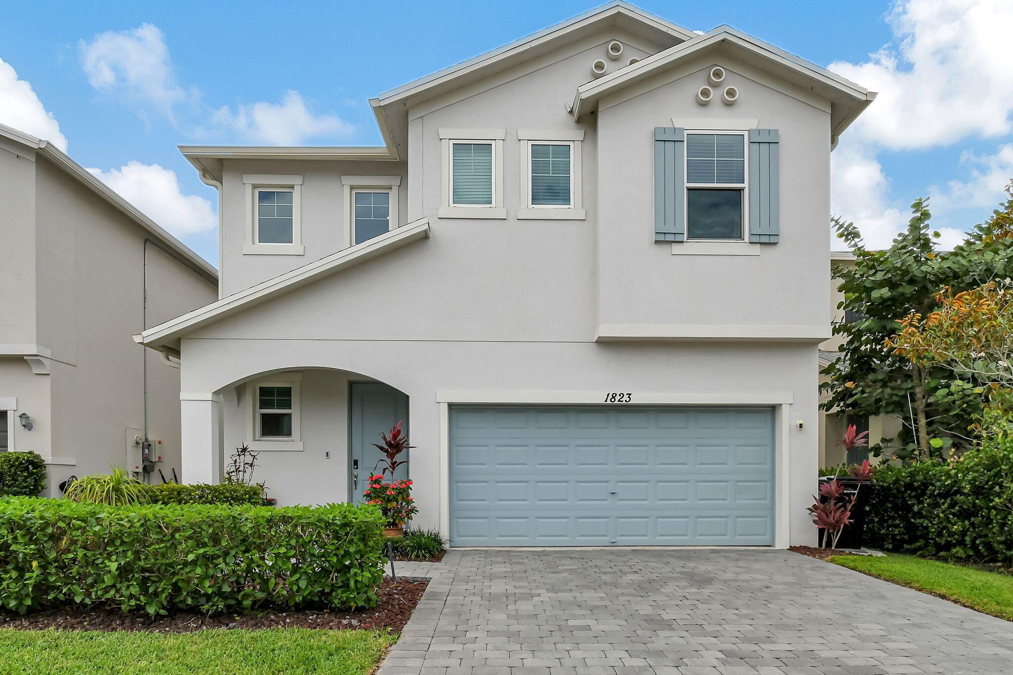 1823 Lake Cove Drive