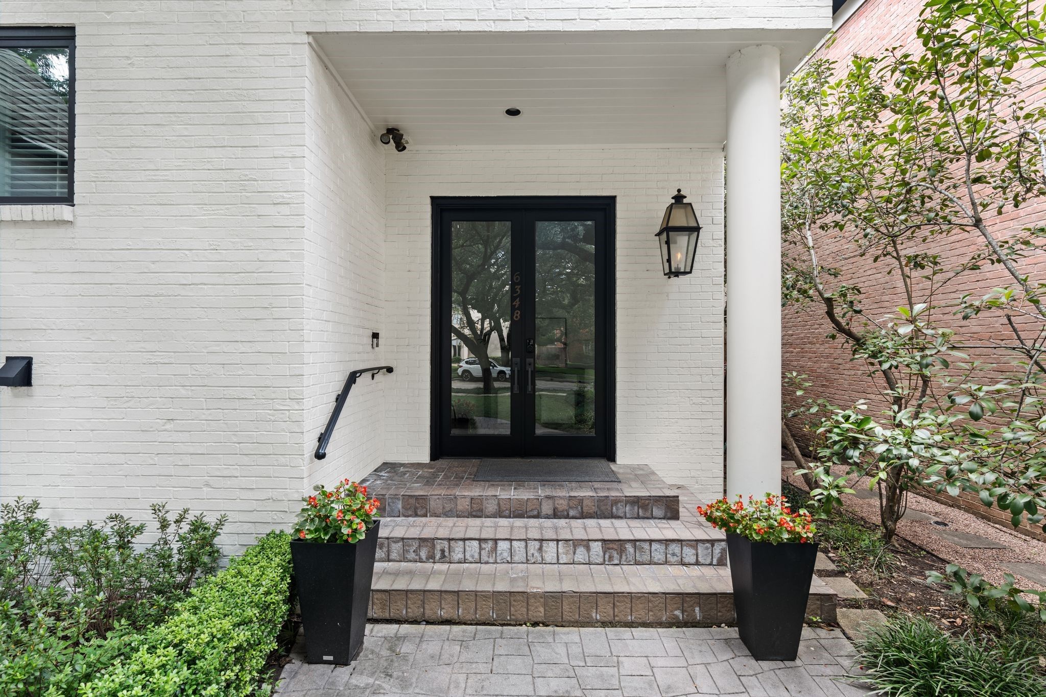 6348 Vanderbilt Street