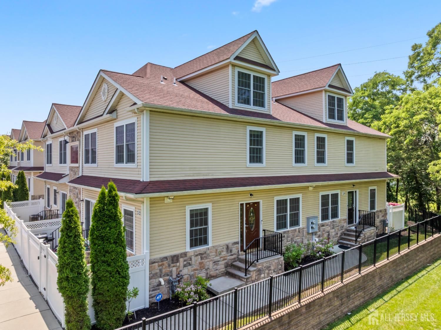 32 Cinder Road 22