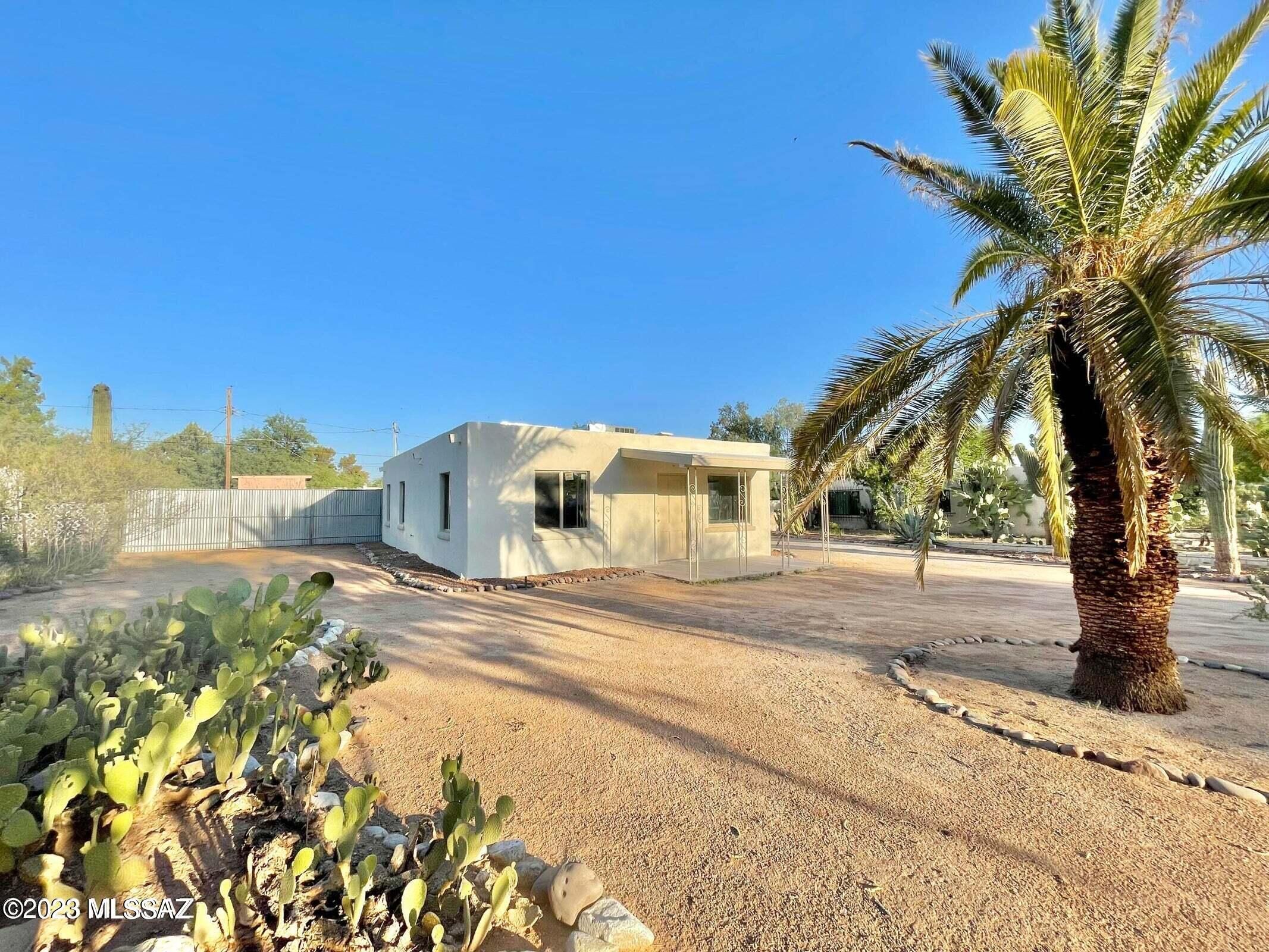 2225 N Fair Oaks Avenue