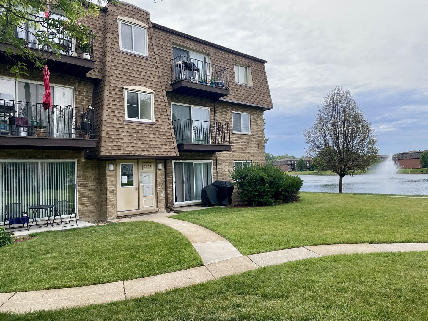 9463 Bay Colony Drive 2S