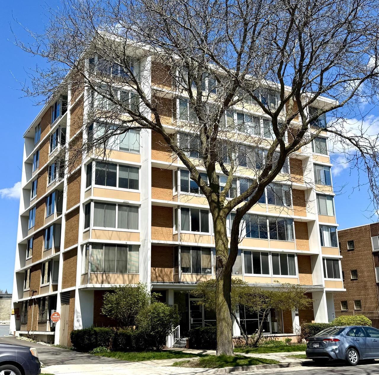 1409 N Prospect Avenue 703