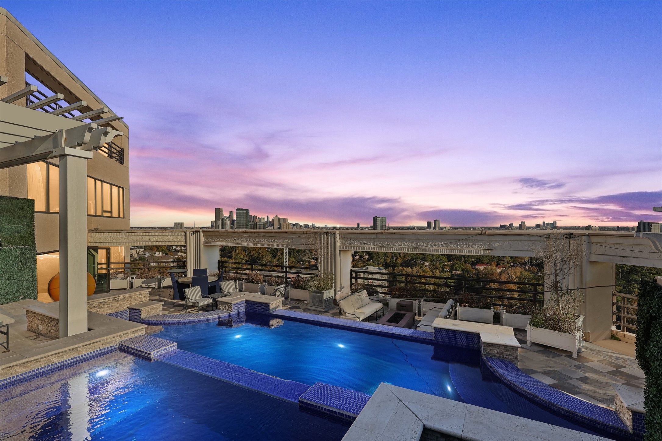 101 Westcott Street 2001