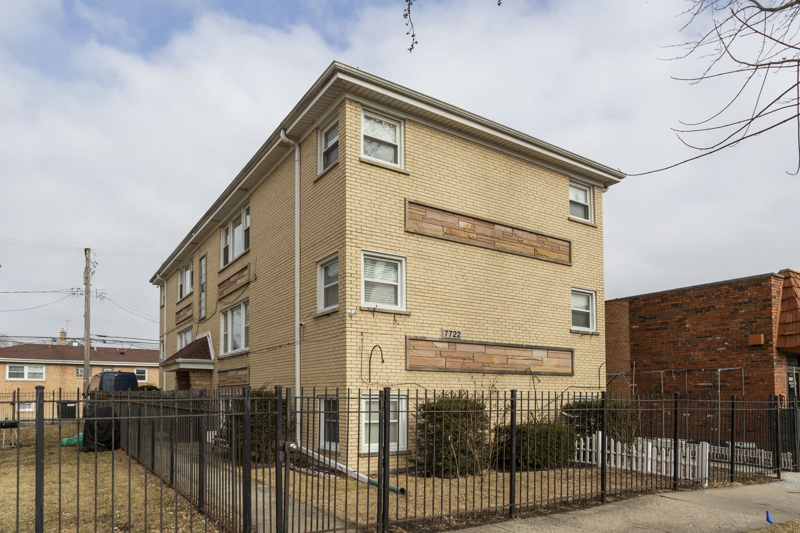 7722 W Belmont Avenue GN