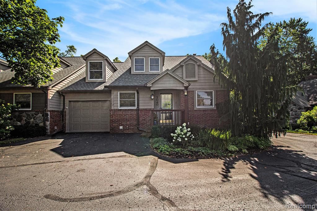 3040 Helen Court