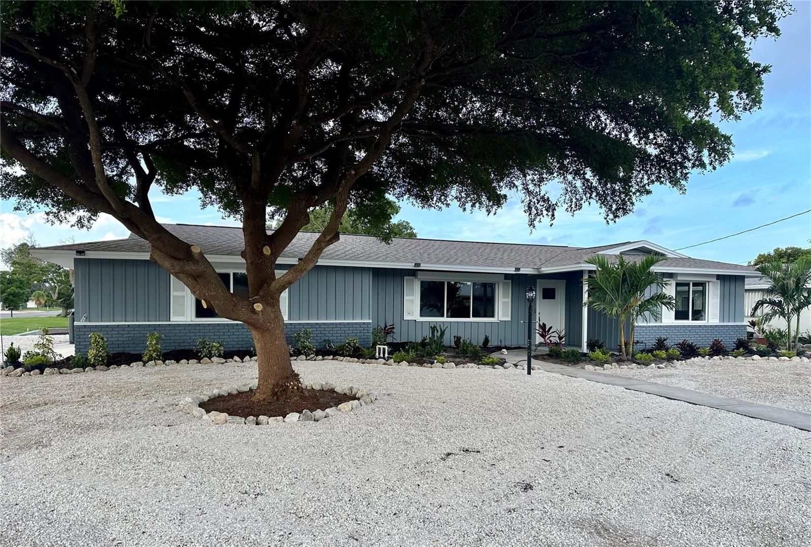 10305 Sandpiper Road W WS