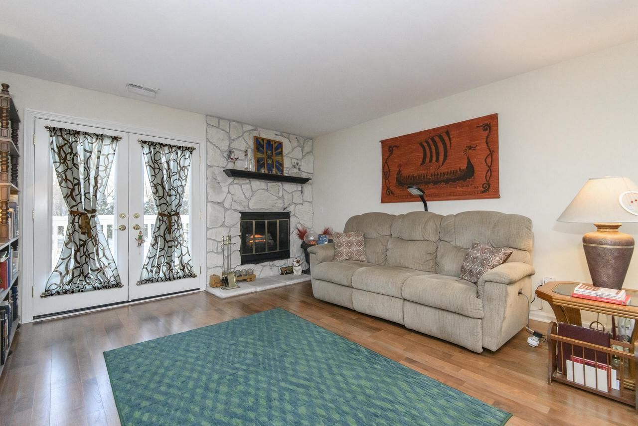 323 Riverview Drive 4