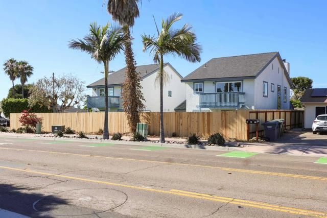 660 Santa Fe Dr.