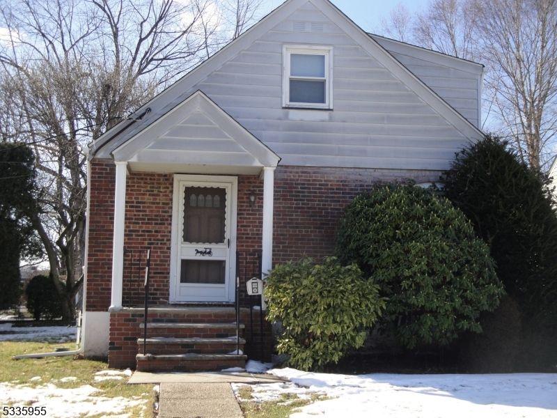 28 Pershing Ave