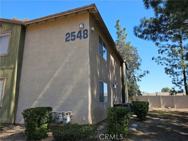 2548 Avenida Del 104