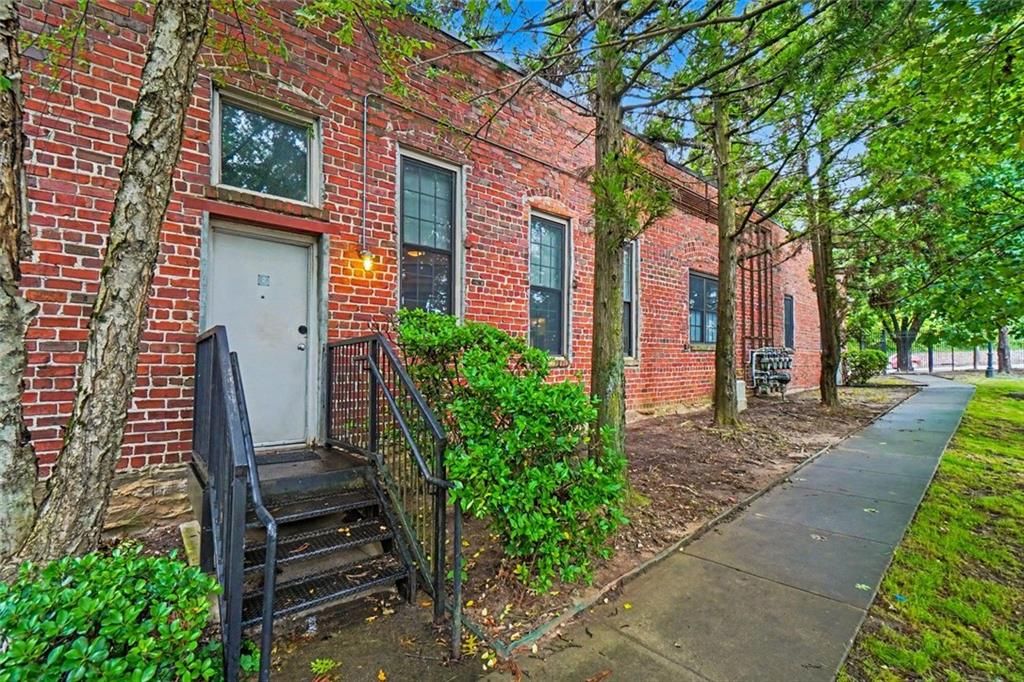 644 Wells Street Sw 2