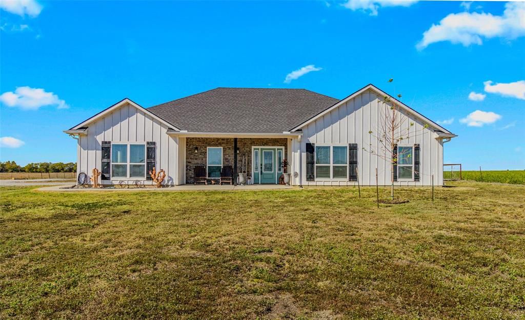 9238 County Road 1143