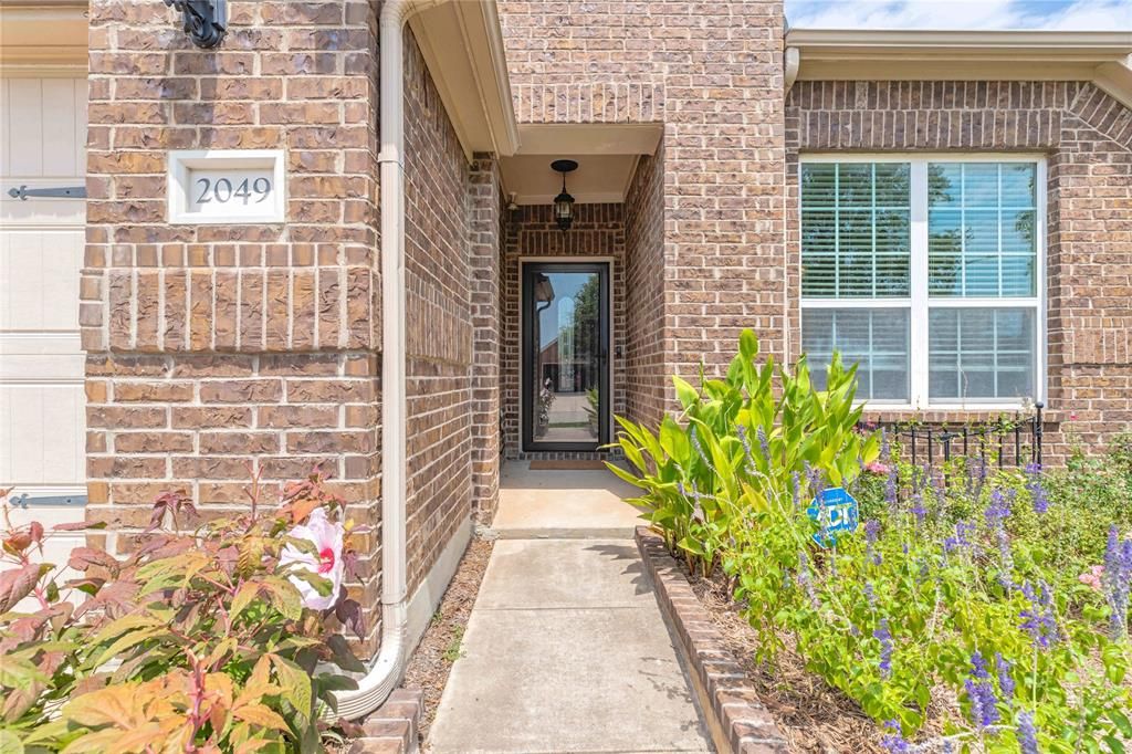 2049 Speckle Drive